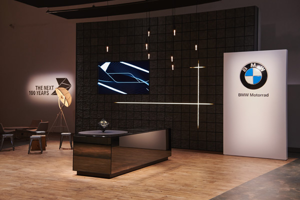 BMW_100_World_Tour_Iconic_9